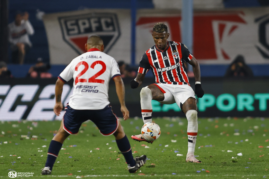 Após se reapresentar no CT da Barra Funda acompanhado de seus representantes
